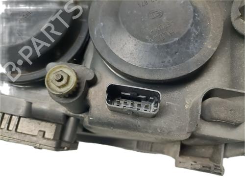 Right headlight RENAULT ESPACE IV (JK0/1_) 3.0 dCi | BP29779805C29 