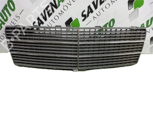 Used Grille MERCEDES-BENZ C-CLASS (W202) C 200 CDI (202.134) (102 hp) 29780611