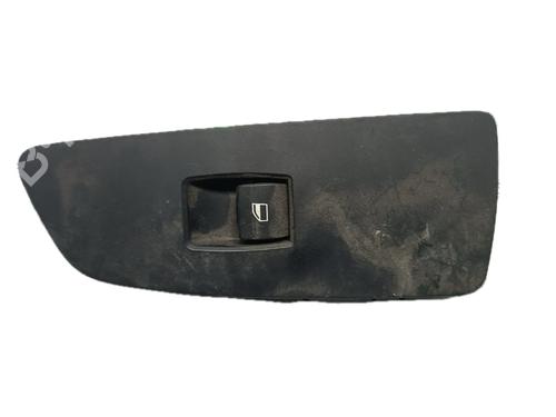 Used Right front window switch BMW 1 (E87) 118 d (136 hp) 29781202