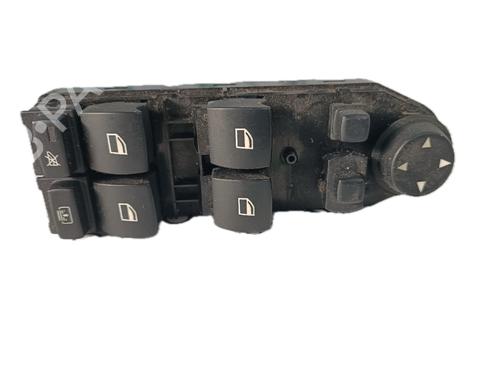 Interrupteur de vitre avant gauche BMW 5 (E60) 520 i (170 hp) 29781613