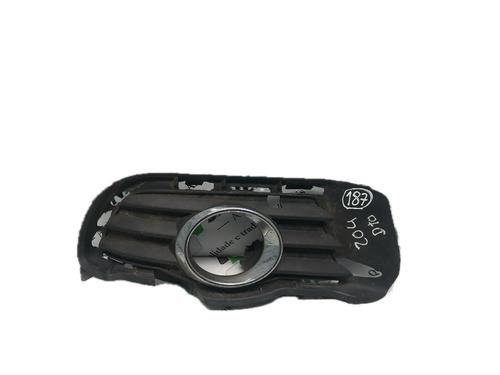 Used Grille MERCEDES-BENZ C-CLASS (W204) C 200 CDI (204.001) (136 hp) 29784273