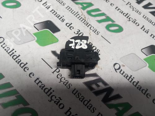 Interrupteur de vitre arrière gauche RENAULT MEGANE III Hatchback (BZ0/1_, B3_) 1.5 dCi | BP29789631I29 