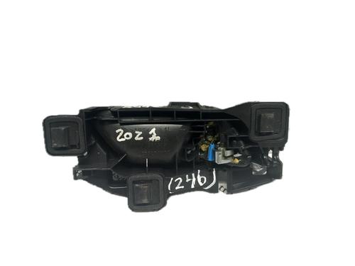 Front left interior door handle PEUGEOT 3008 II SUV (MC_, MR_, MJ_, M4_) 1.6 BlueHDi 115 (MCBHXW, MCBHYB) | BP29789829I13 