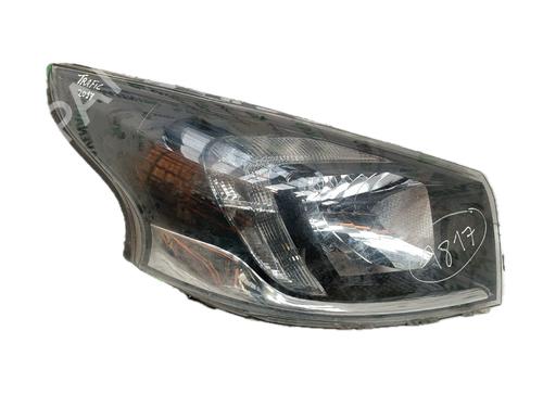 Used Right headlight RENAULT TRAFIC III Van (FG_) 1.6 dCi 120 (FGMK) (121 hp) 29792841