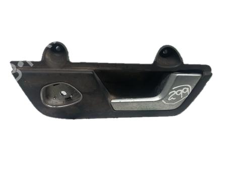 Højre bagtil invendig håndtag AUDI A4 B7 (8EC) 1.9 TDI (116 hp) 29793274