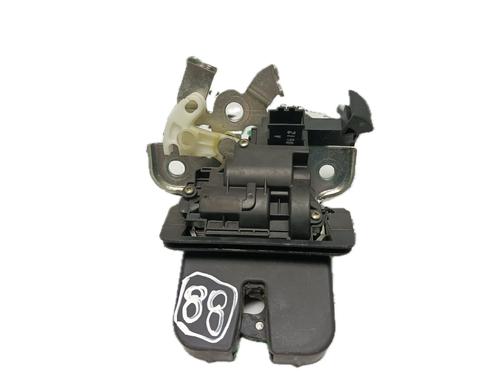 Used Tailgate lock SEAT IBIZA IV (6J5, 6P1) 1.4 TDI (75 hp) 29793540