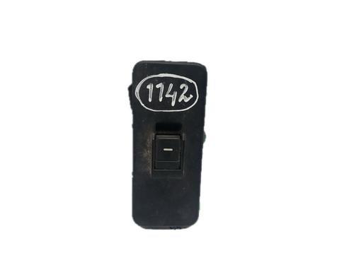 Used Left rear window switch LAND ROVER DISCOVERY III (L319) 2.7 TD 4x4 (190 hp) 29794549