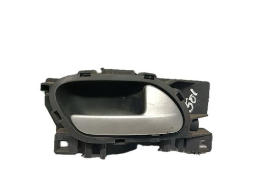 Używane Klamka wewnętrzna drzwi tylnych prawych PEUGEOT 207 (WA_, WC_) 1.4 HDi (68 hp) 29795035