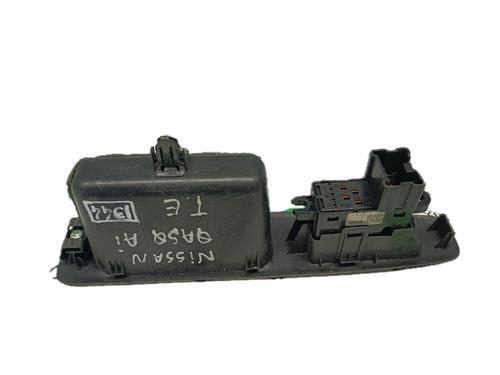 Venstre bak elrute bryter NISSAN QASHQAI I (J10, NJ10) 1.5 dCi | BP29795961I29 