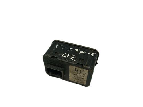 Left front window switch OPEL CORSA C (X01) 1.3 CDTI (F08, F68) | BP29796076I27