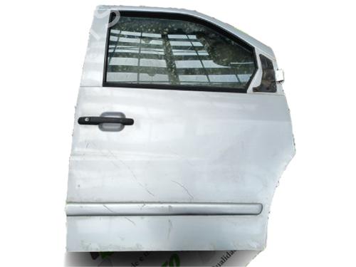 Used Right front door MERCEDES-BENZ VITO Van (W638) 110 CDI 2.2 (638.094) (102 hp) 29796176