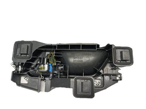 Rear right interior door handle PEUGEOT 3008 II SUV (MC_, MR_, MJ_, M4_) 1.6 BlueHDi 115 (MCBHXW, MCBHYB) | BP29798253I16 