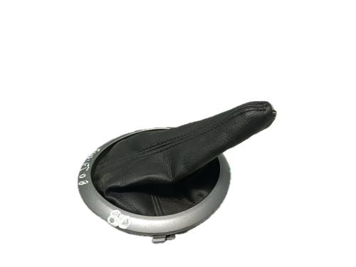 Used Shift knob SUZUKI SWIFT III (MZ, EZ) 1.3 DDiS (RS413D) (69 hp) 29798551