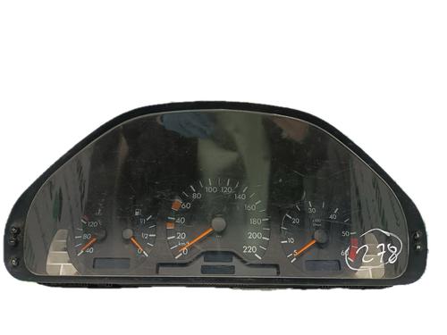 Used Instrument cluster MERCEDES-BENZ C-CLASS (W202) C 200 D (202.122) (88 hp) 29798585