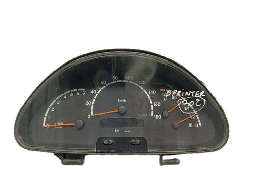 Used Instrument cluster MERCEDES-BENZ SPRINTER 2-t Van (B901, B902) 211 CDI (901.661, 901.662, 902.661, 902.662) (109 hp) 29798747