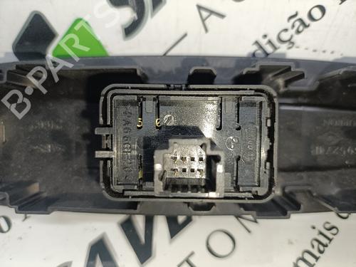 Interrupteur de vitre avant droite RENAULT MEGANE IV Hatchback (B9A/M/N_) 1.5 Blue dCi 115 (B9A6) | BP29803550I26 