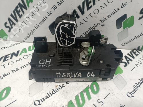 Cerradura puerta trasera derecha OPEL MERIVA A MPV (X03) 1.7 CDTI (E75) (100 hp) 29804124
