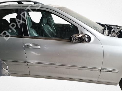 Used Right front door MERCEDES-BENZ C-CLASS T-Model (S203) C 220 CDI (203.206, 203.208) (143 hp) 29805125