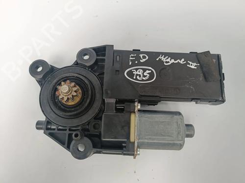 Used Right front window motor Right front window motor RENAULT MEGANE III Grandtour (KZ0/1) 1.5 dCi (KZ0C, KZ1A) (90 hp) 32480639 32480639