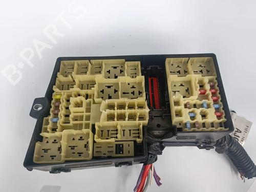 Used Fuse box Fuse box 32685419 32685419