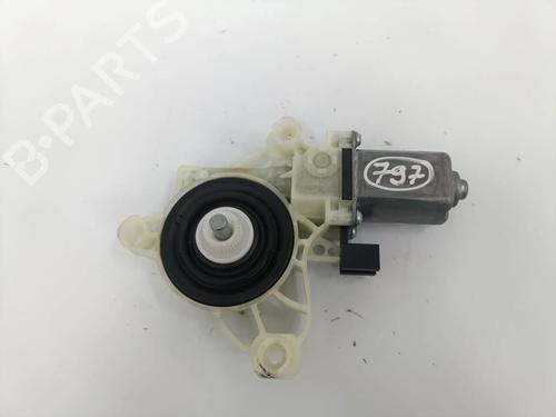 Used Right front window motor Right front window motor 32713697 32713697