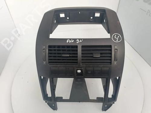 Used Middle console Middle console VW POLO IV (9N_, 9A_) 1.2 (60 hp) 33028426 33028426