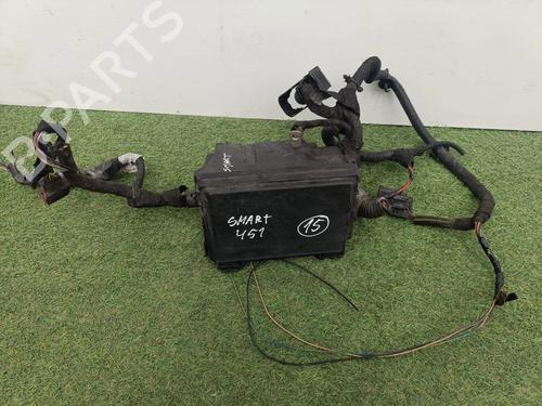 Used Fuse box Fuse box SMART FORTWO Coupe (451) 0.8 CDi (451.301) (54 hp) 33128773 33128773