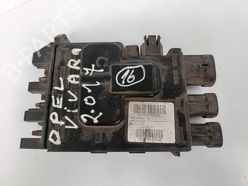 Used Fuse box Fuse box 33758691 33758691