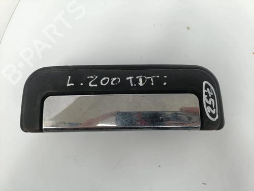 Used Rear right exterior door handle Rear right exterior door handle MITSUBISHI L200 Platform/Chassis (K6_T, K7_T) 2.8 D 4WD (K77T) (97 hp) 33802784 33802784