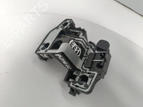 Used Lamp holder Lamp holder PEUGEOT 206 CC (2D) 1.6 HDi 110 (109 hp) 33944179 33944179