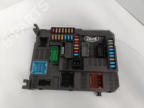 Used Fuse box Fuse box 34583849 34583849