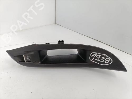 Used Right rear window switch Right rear window switch 35932891 35932891