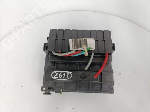 Used Fuse box Fuse box 35989206 35989206