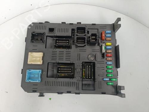Used Fuse box Fuse box 35989207 35989207