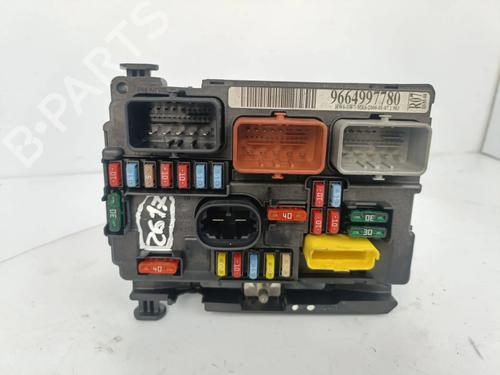 Used Fuse box Fuse box 36113184 36113184