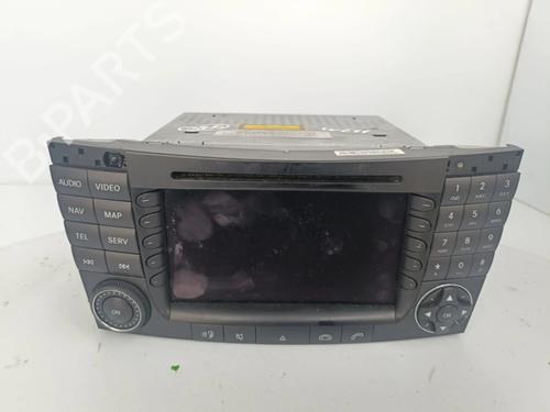 Used Radio Radio MERCEDES-BENZ E-CLASS (W211) E 400 CDI (211.028) (260 hp) 29936547 29936547