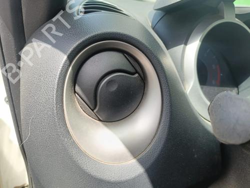air-vent-nissan-juke-f15-2010-2011-2012-2013-2014-2015-2016-2017-2018-2019-36307742 main image