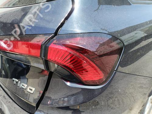 right-taillight-fiat-tipo-estate-356_-357_-2016-36644240 main image