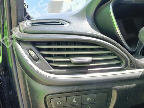 air-vent-fiat-tipo-estate-356_-357_-2016-36644236 main image