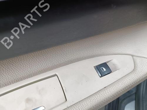Venstre bagtil elrude kontakt Venstre bagtil elrude kontakt BMW 7 (F01, F02, F03, F04) 750 i, Li (408 hp) 36886018 36886018