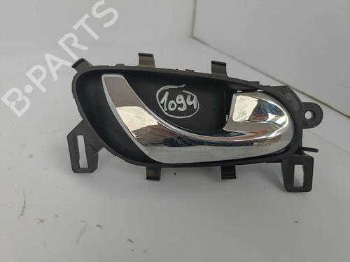Used Front right interior door handle Front right interior door handle 37449075 37449075