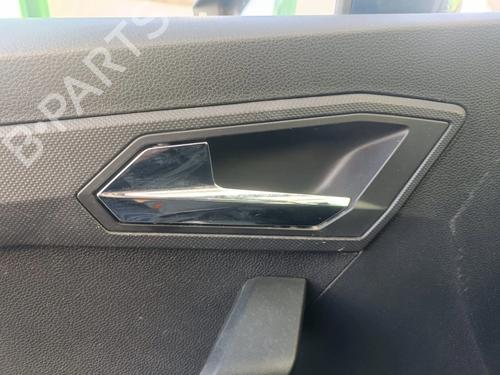 front-left-interior-door-handle-seat-arona-kj7-kjp-2017-40159439 main image