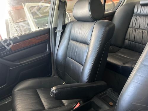 Used Right front seat BMW 7 (E32) 750 i, iL V12 (300 hp) 27434009