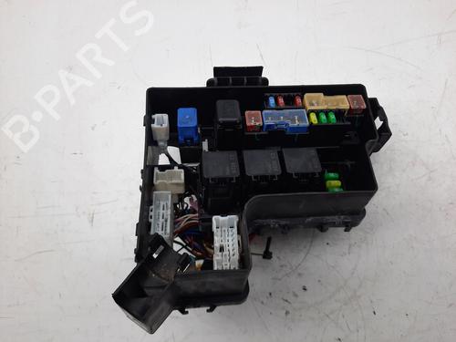 Used Fuse box RENAULT KOLEOS I (HY_) 2.0 dCi (HY0K) (150 hp) 10560379