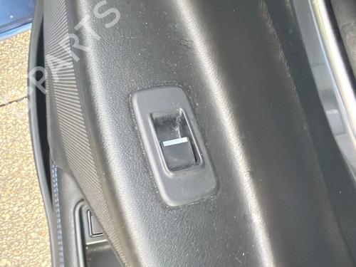 Mando elevalunas delantera derecho Mando elevalunas delantera derecho JAGUAR XE (X760) 2.0 D (180 hp) 37424156 37424156