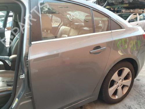 Dør venstre bagtil CHEVROLET CRUZE (J300) 2.0 CDI (150 hp) 4911623
