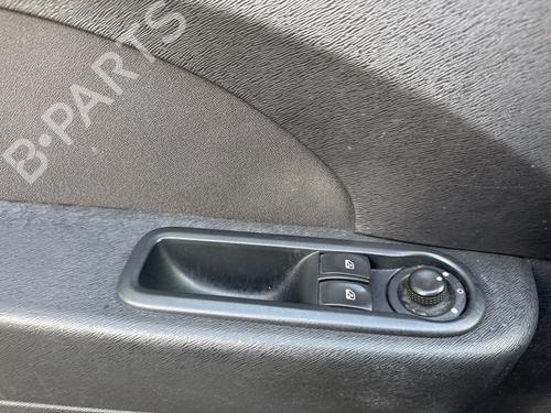 left-front-window-switch-renault-twingo-ii-cn0_-2007-32088159 main image