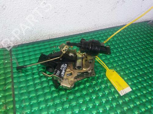 Used Front right lock MERCEDES-BENZ C-CLASS (W202) C 220 (202.022) (150 hp) 577725
