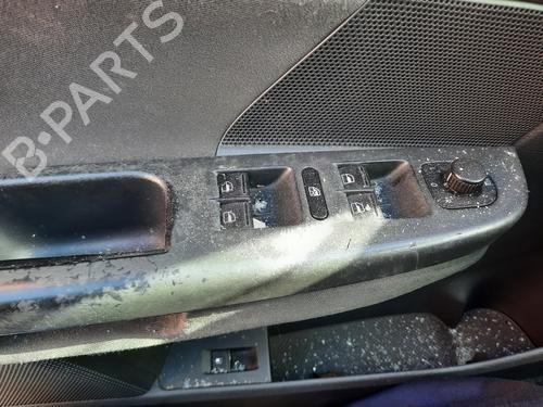 Used Left front window switch VW GOLF V (1K1) [2003-2010]  8934868