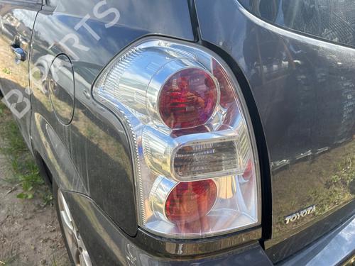 Used Left taillight TOYOTA COROLLA Verso (ZER_, ZZE12_, R1_) 2.2 D-4D (AUR10_, AUR10R) (136 hp) 28292952